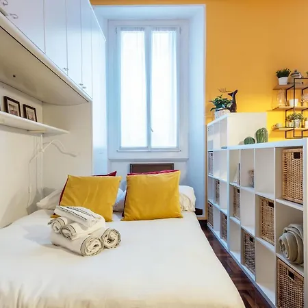 Easylife - - Menotti 16a - Porta Venezia Milão